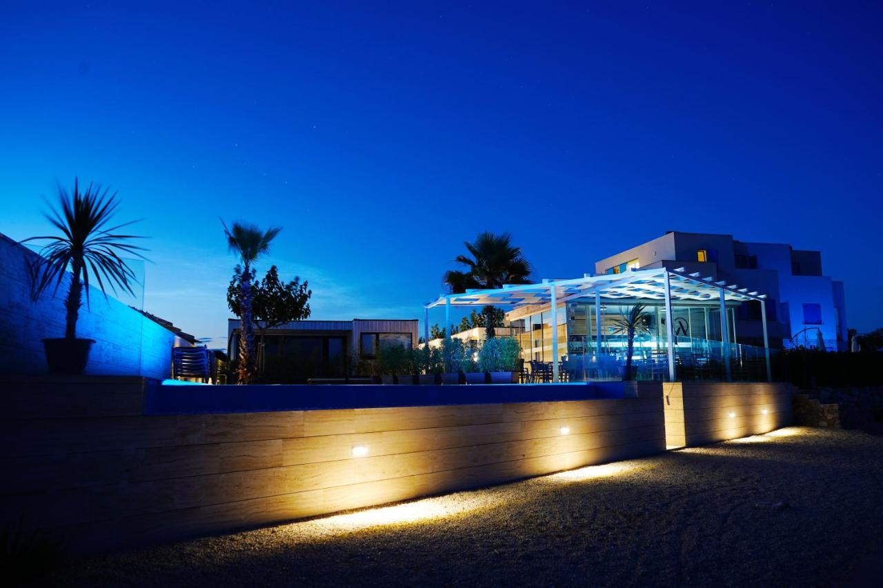 פריבלאקה Boutique Style Eco-Beachhouse, Private Jacuzzi מראה חיצוני תמונה
