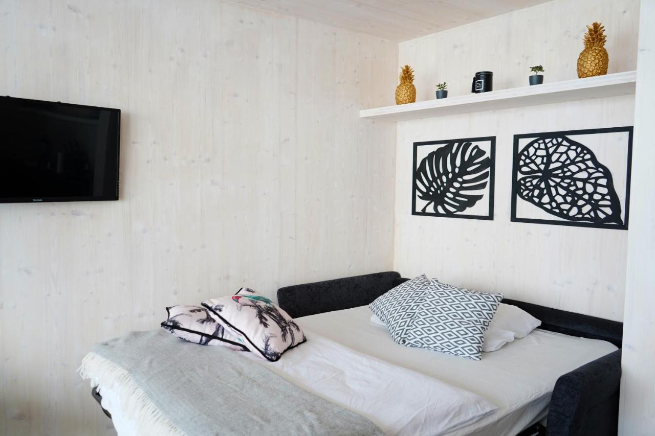 פריבלאקה Boutique Style Eco-Beachhouse, Private Jacuzzi מראה חיצוני תמונה