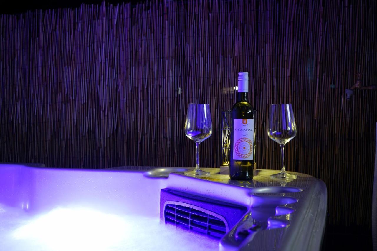 פריבלאקה Boutique Style Eco-Beachhouse, Private Jacuzzi מראה חיצוני תמונה